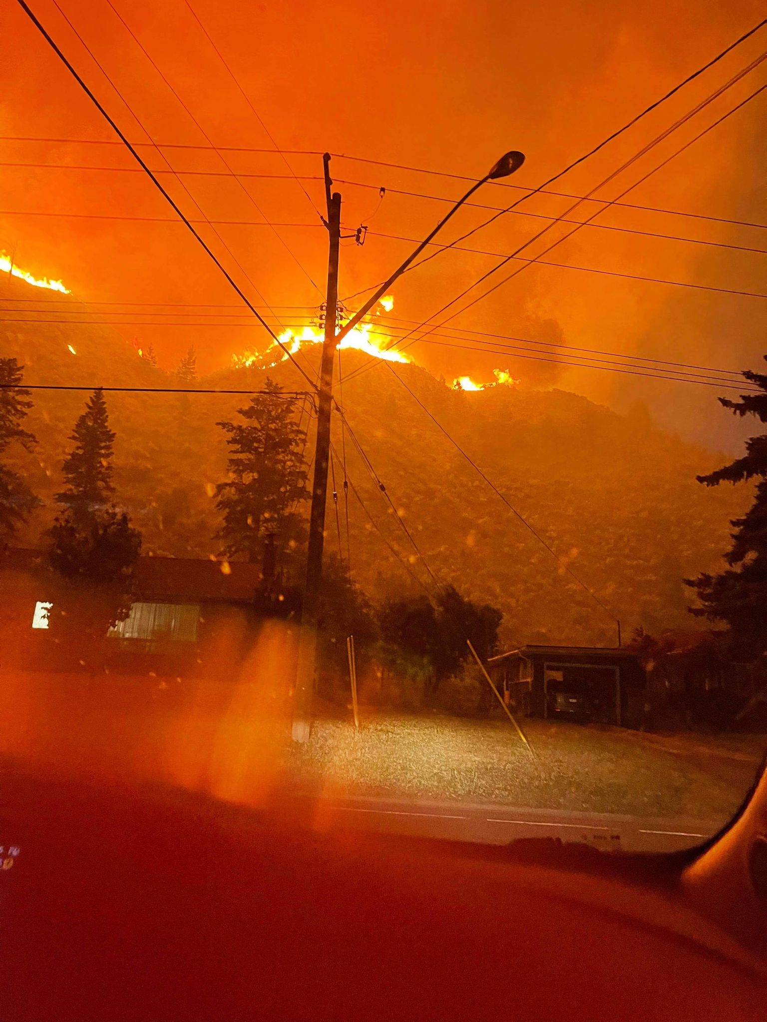 Large fire breaks out in JuniperValleyview area of Kamloops CFJC